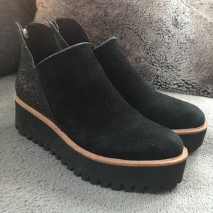 ALL BLACK flatform tread shootie